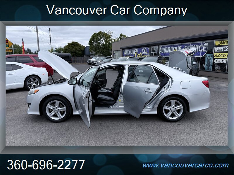 Used 2014 Toyota Camry SE FWD image 11