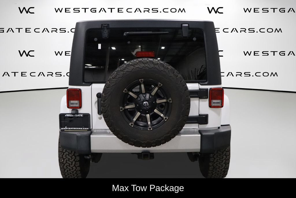 Used 2012 Jeep Wrangler Unlimited Sahara w/ Max Tow Pkg AWD/4WD image 4