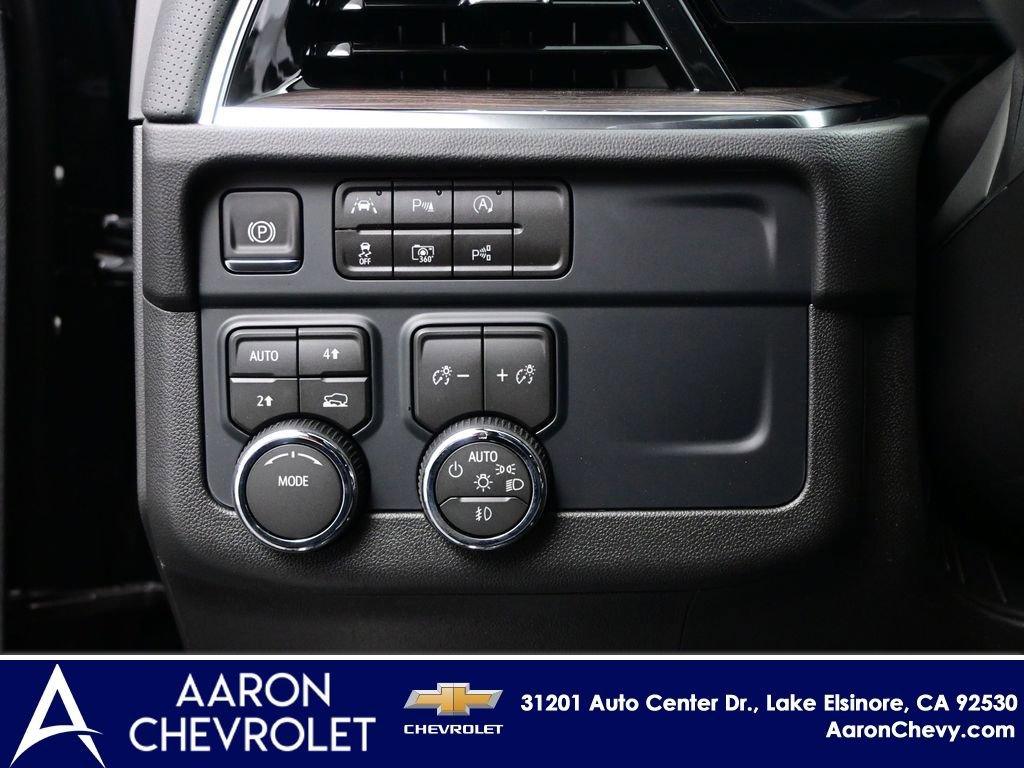 New 2026 Chevrolet Suburban Premier image 15