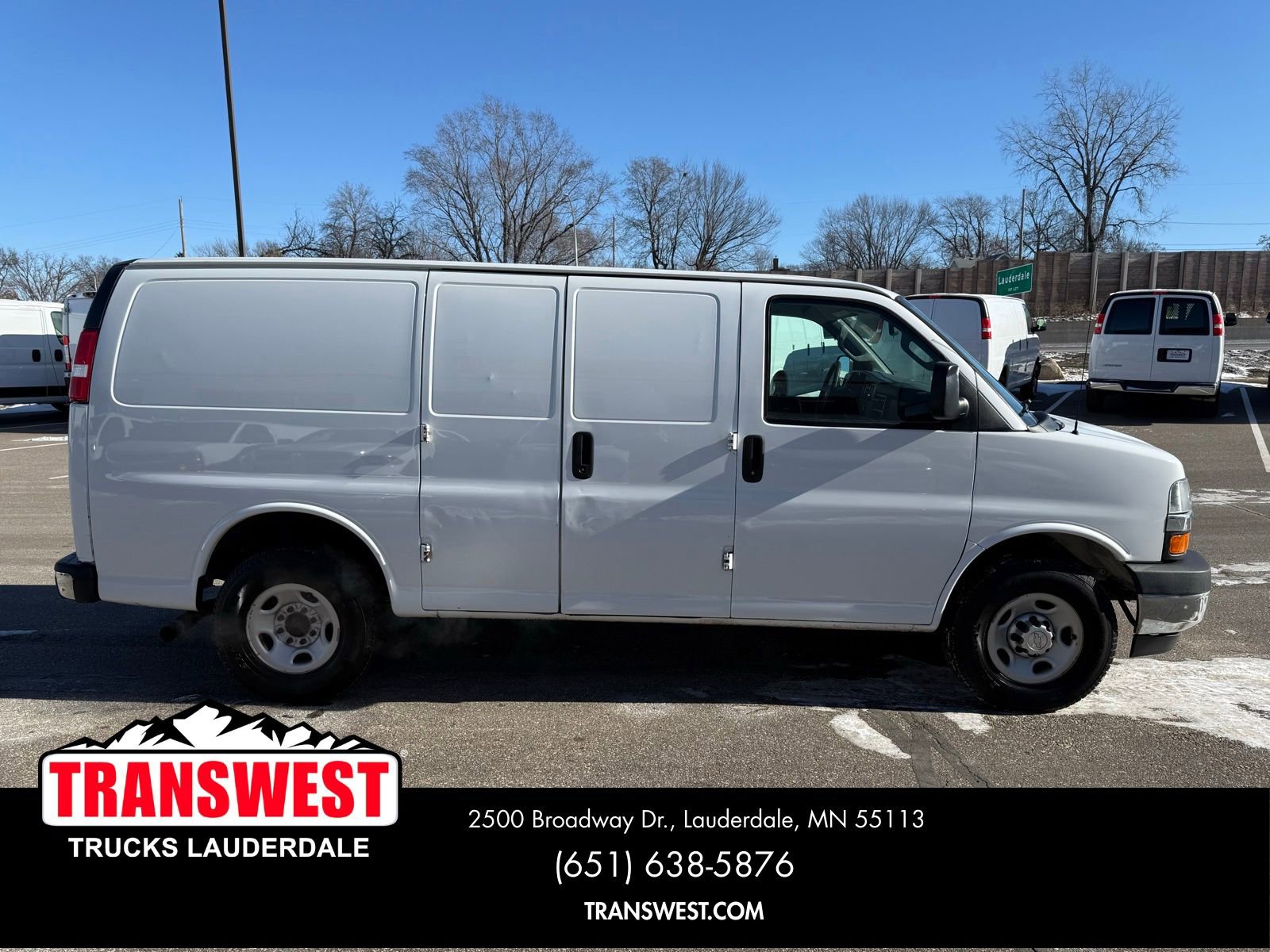 Used 2017 Chevrolet Express 3500 RWD image 15