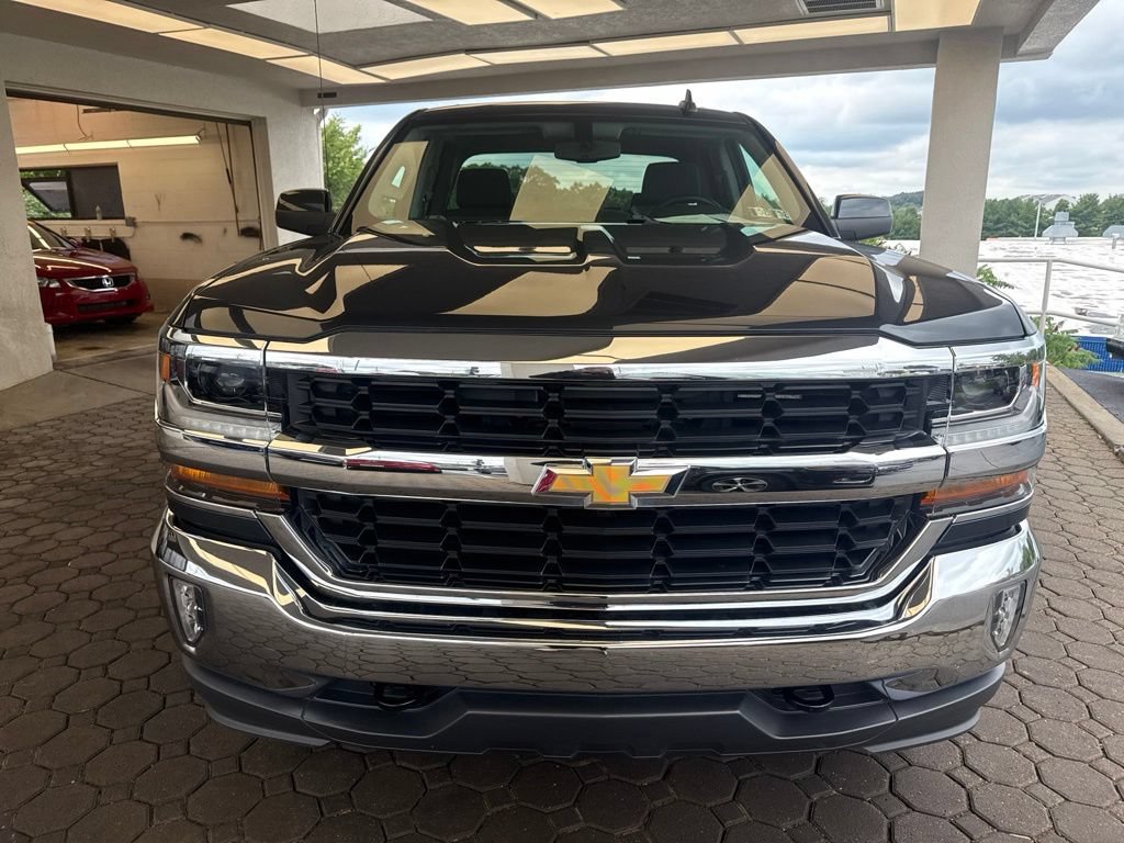 Used 2019 Chevrolet Silverado 1500 LT w/ All Star Edition AWD/4WD image 2