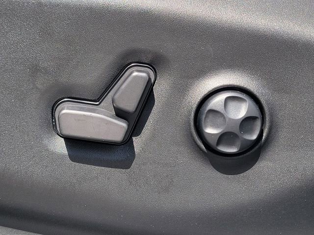 Certified 2024 Chrysler Pacifica Premium FWD image 5