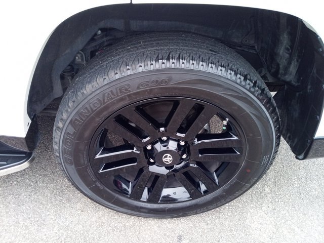 Used 2021 Toyota 4Runner Nightshade image 12