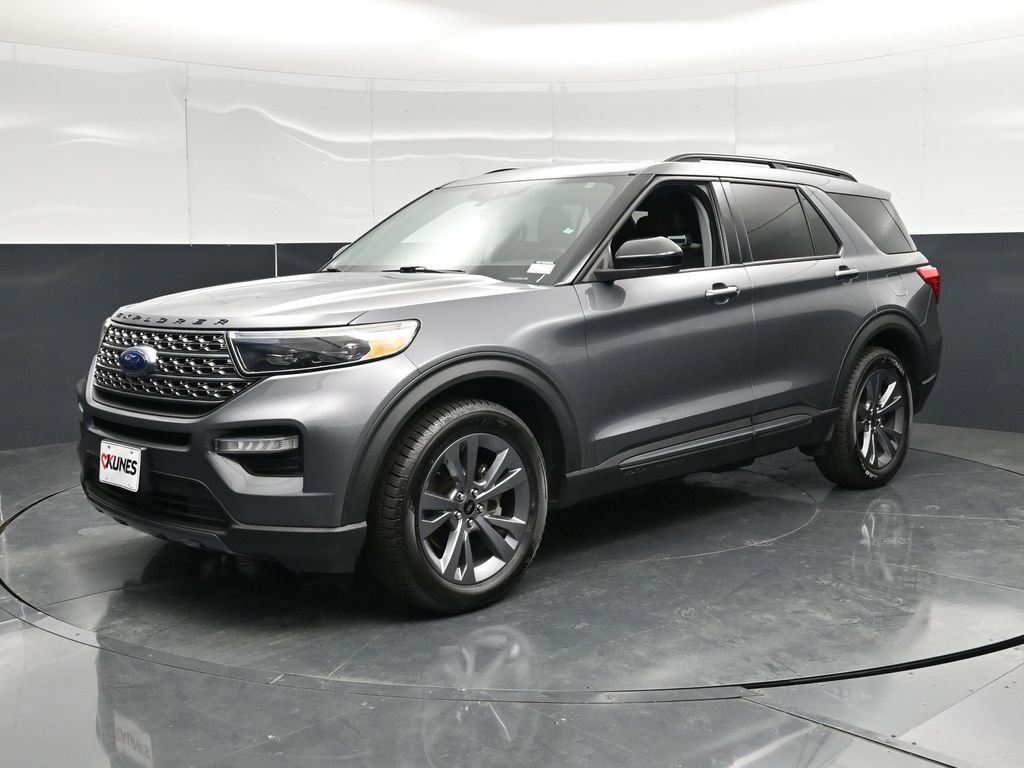 Used 2022 Ford Explorer XLT w/ Equipment Group 202A AWD/4WD image 7