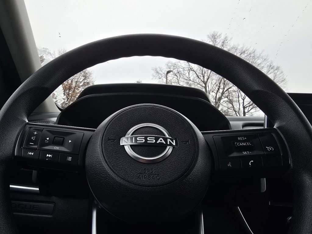 Used 2024 Nissan Rogue S image 22