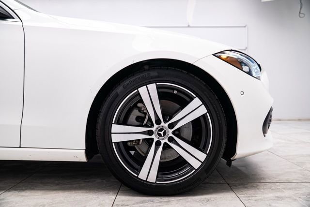 Used 2025 Mercedes-Benz C 300 4MATIC Sedan image 32