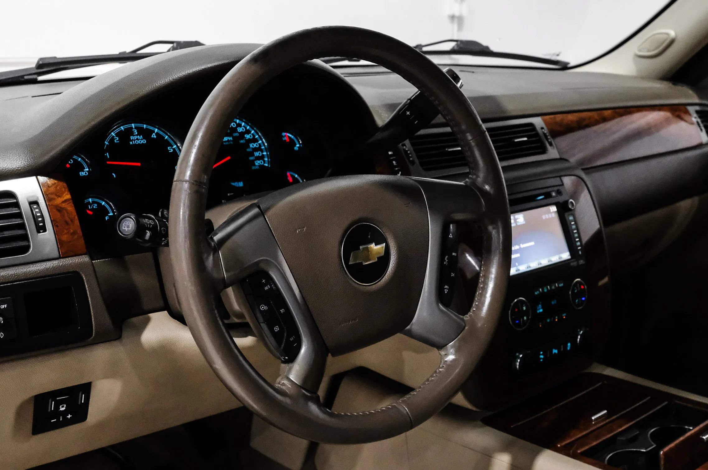 Used 2013 Chevrolet Tahoe LTZ RWD image 22