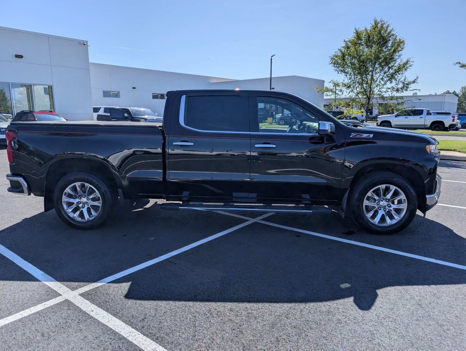 Used 2019 Chevrolet Silverado 1500 LTZ AWD/4WD image 4