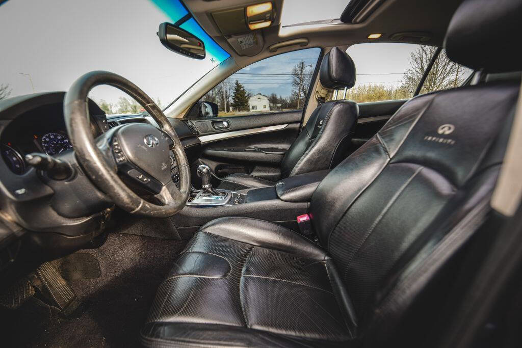 Used 2011 INFINITI G25 x w/ Moonroof Pkg image 24