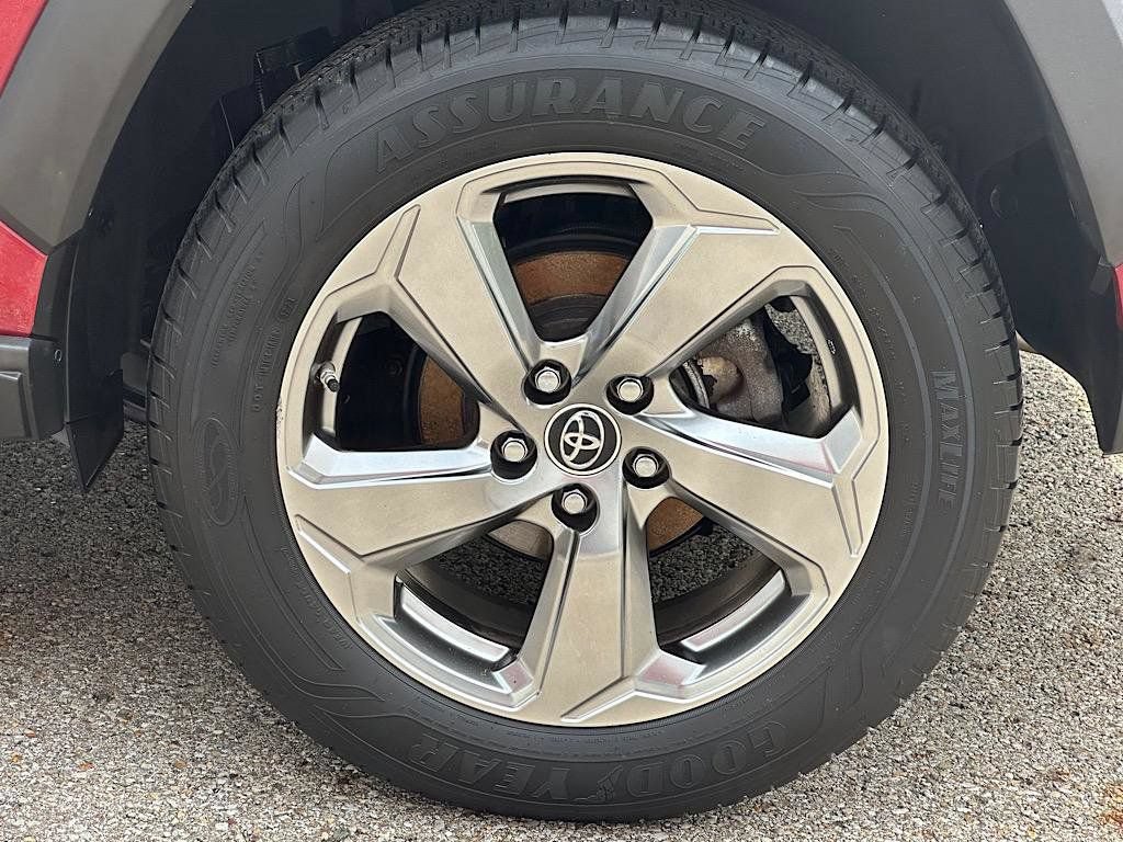 Certified 2019 Toyota RAV4 Limited AWD/4WD image 27
