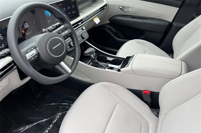 New 2026 Hyundai Tucson SE image 8