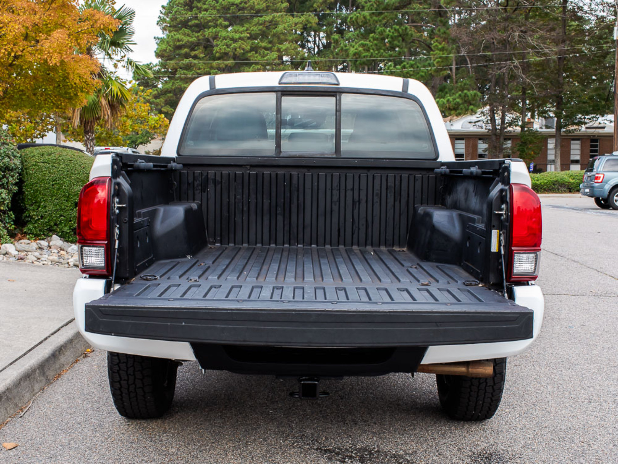 Used 2018 Toyota Tacoma SR RWD image 20