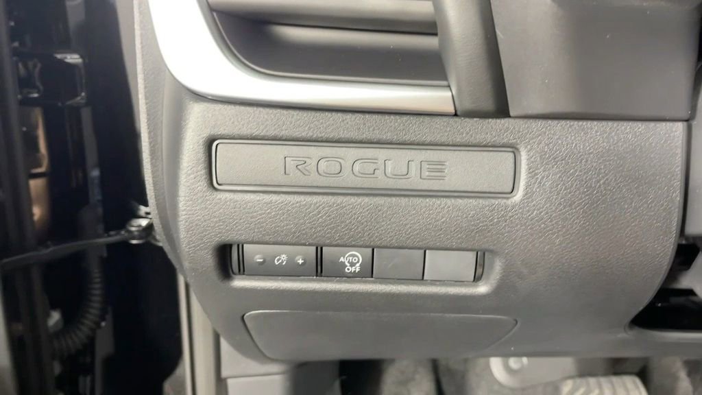 New 2025 Nissan Rogue S image 26