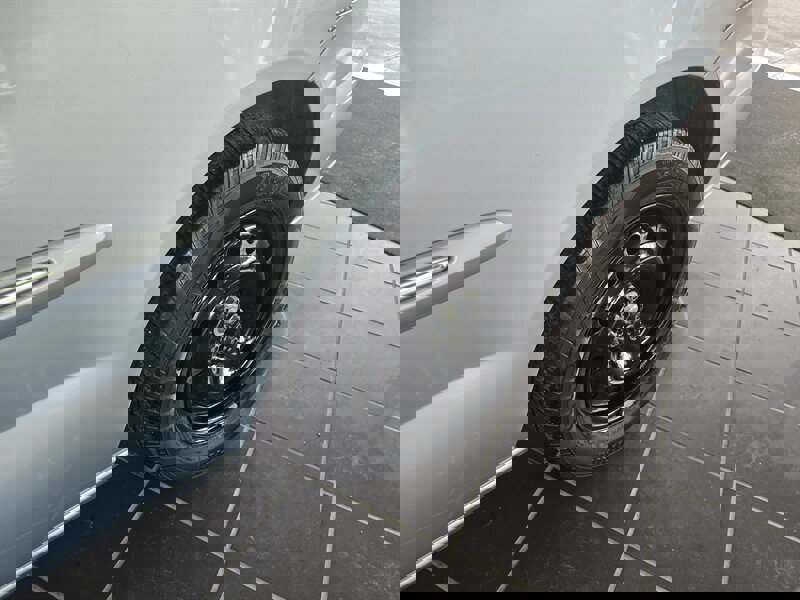 Used 2003 Chrysler Sebring Limited image 29