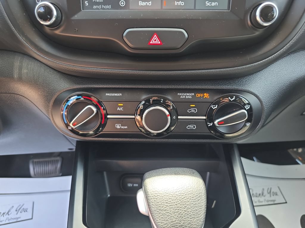 Used 2021 Kia Soul LX FWD image 23