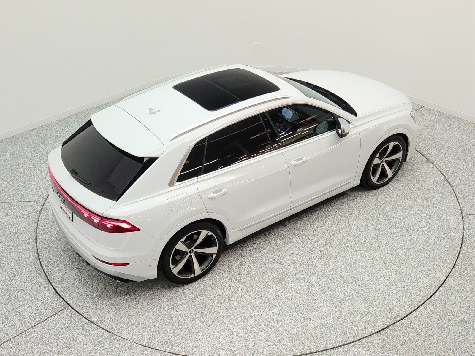 Used 2024 Audi SQ8 Prestige AWD/4WD image 26