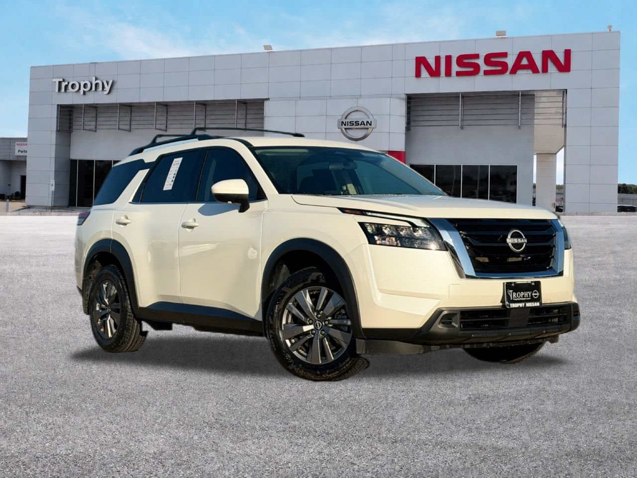 Certified 2024 Nissan Pathfinder SV FWD image 1