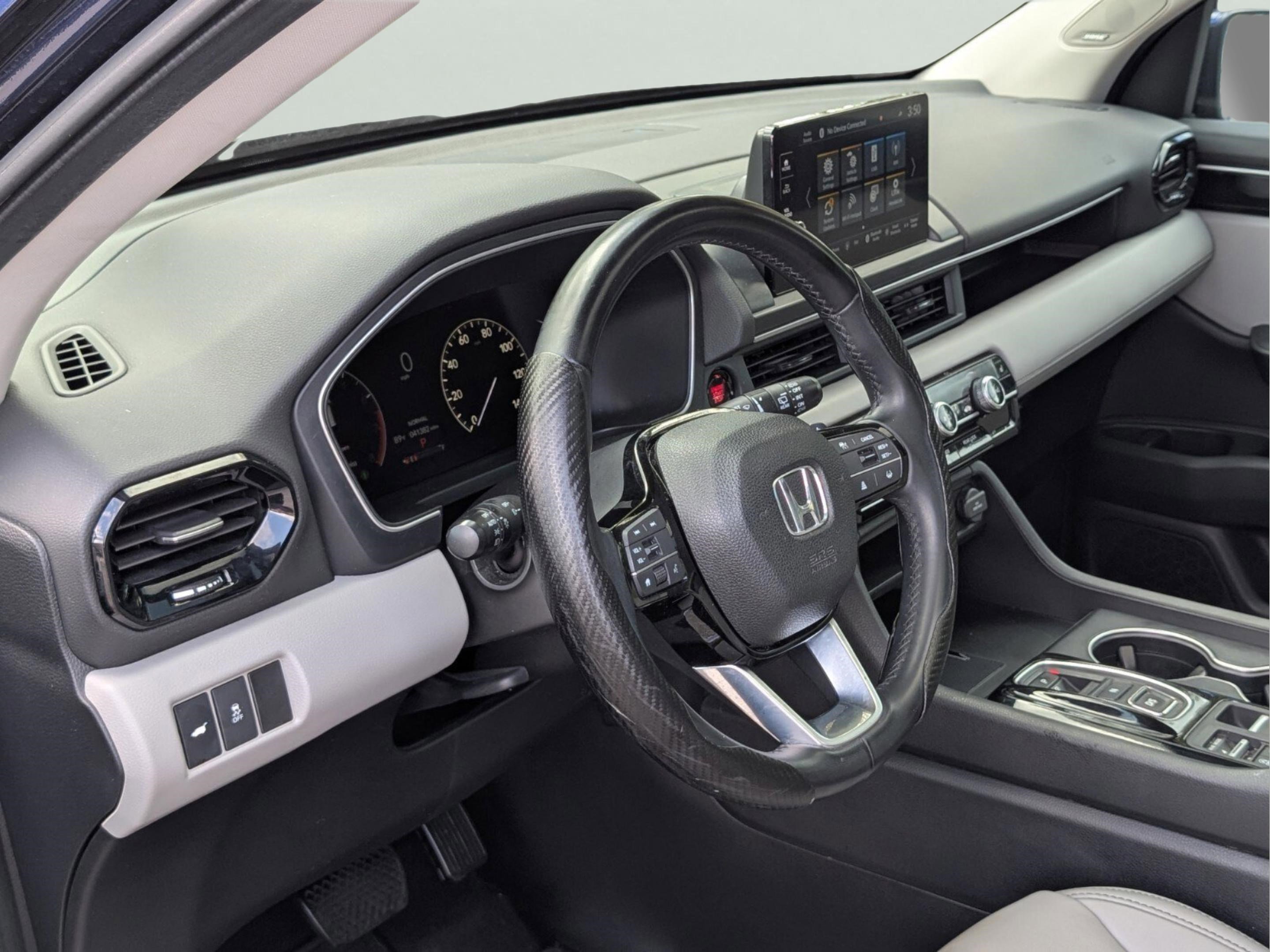 Used 2023 Honda Pilot Touring image 30
