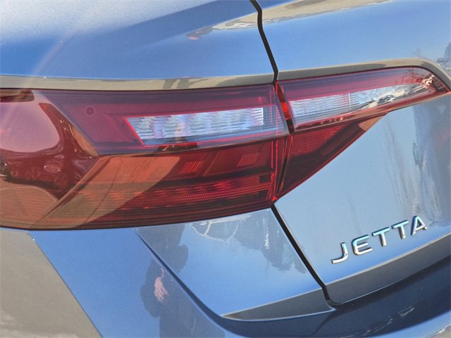 Used 2022 Volkswagen Jetta SE image 37