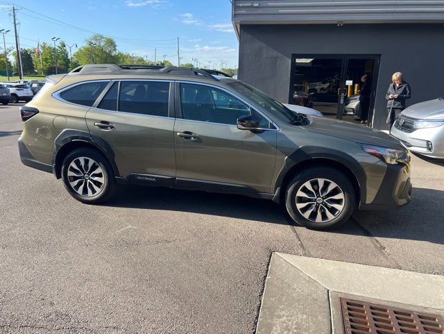 Certified 2024 Subaru Outback Limited AWD/4WD image 2