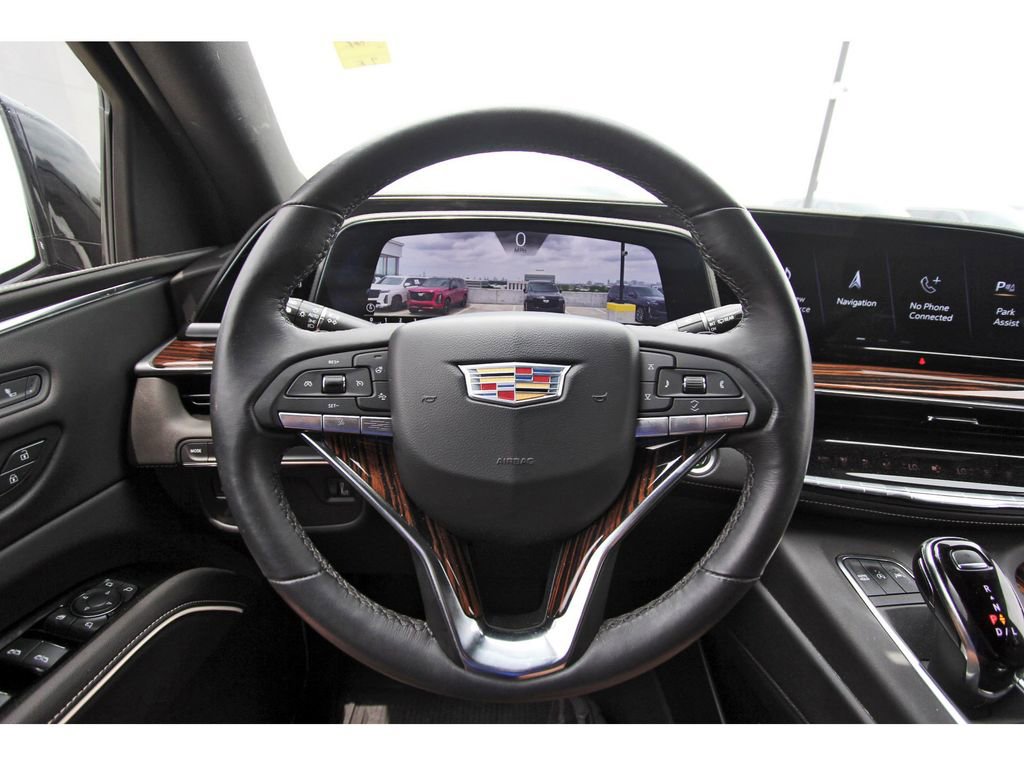 Used 2024 Cadillac Escalade Luxury RWD image 15