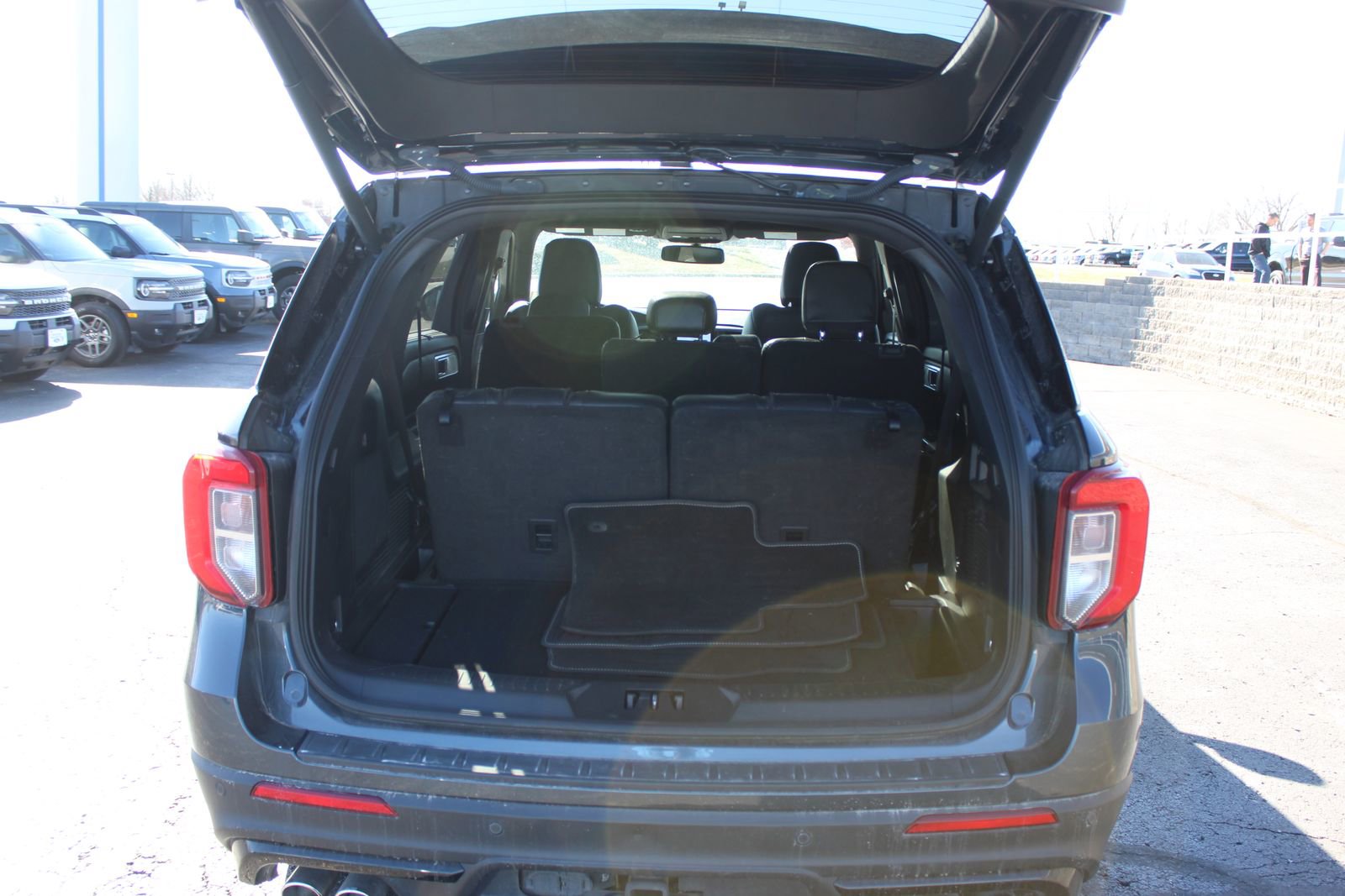 Used 2022 Ford Explorer ST w/ Equipment Group 401A image 17