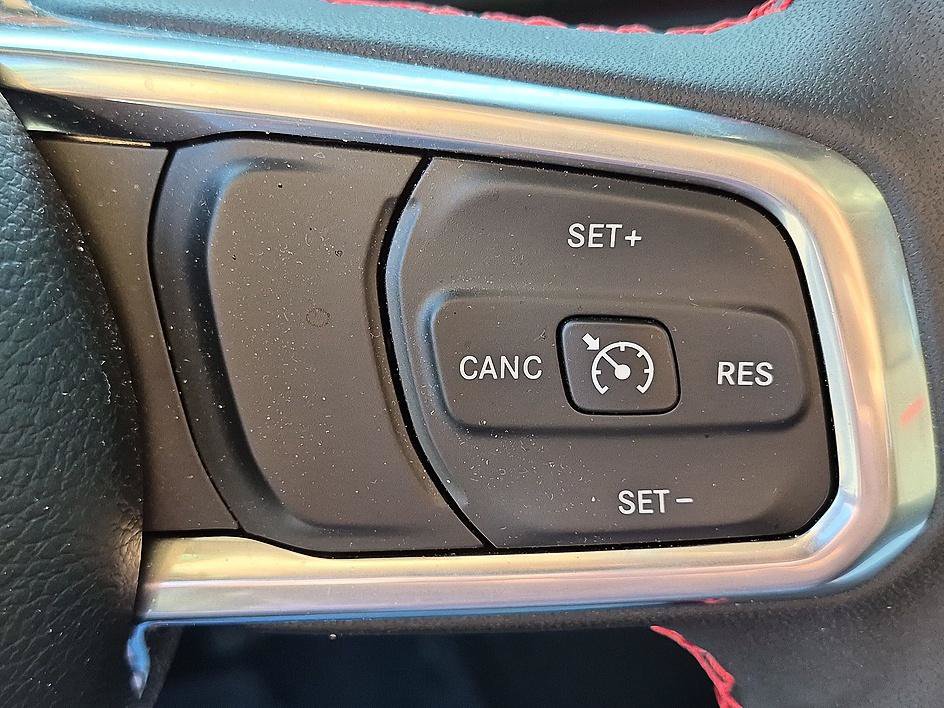 Used 2023 Jeep Gladiator Rubicon w/ Cold Weather Group AWD/4WD image 16