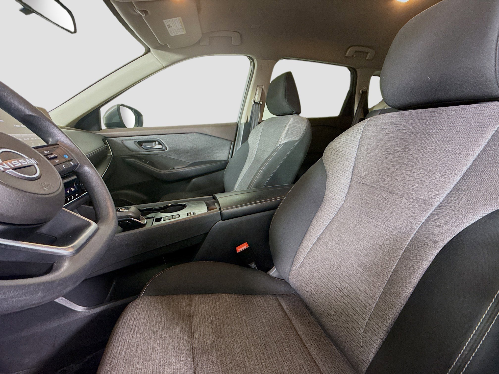 Used 2023 Nissan Rogue SV image 22