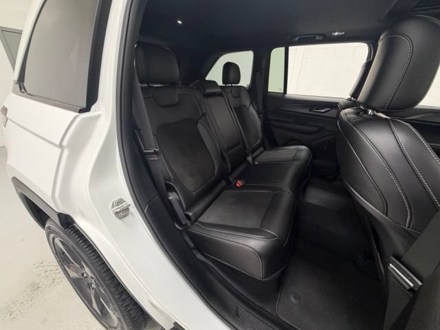 Used 2023 Jeep Grand Cherokee Altitude AWD/4WD image 29