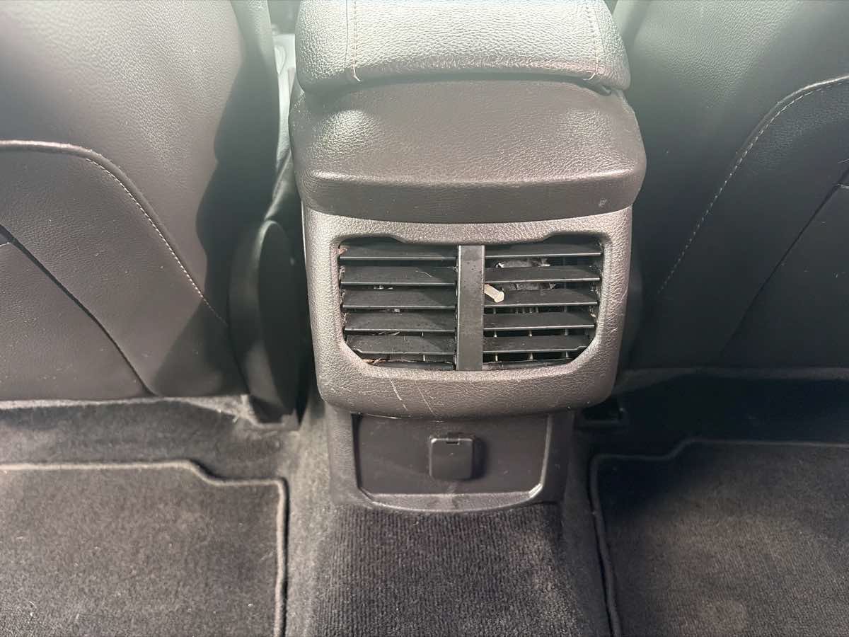 Used 2013 Ford Fusion Titanium FWD image 16
