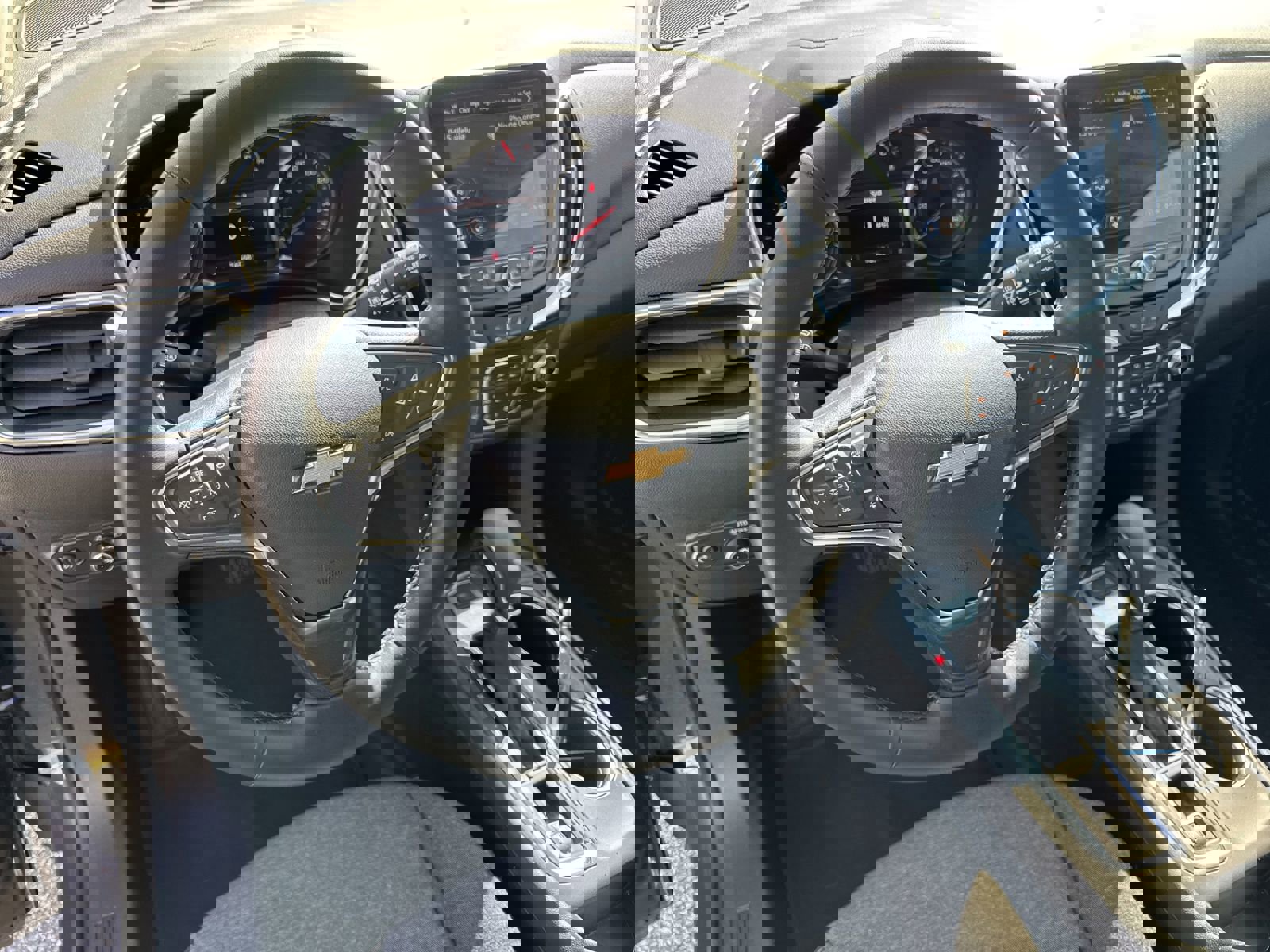 Used 2024 Chevrolet Equinox LT image 18