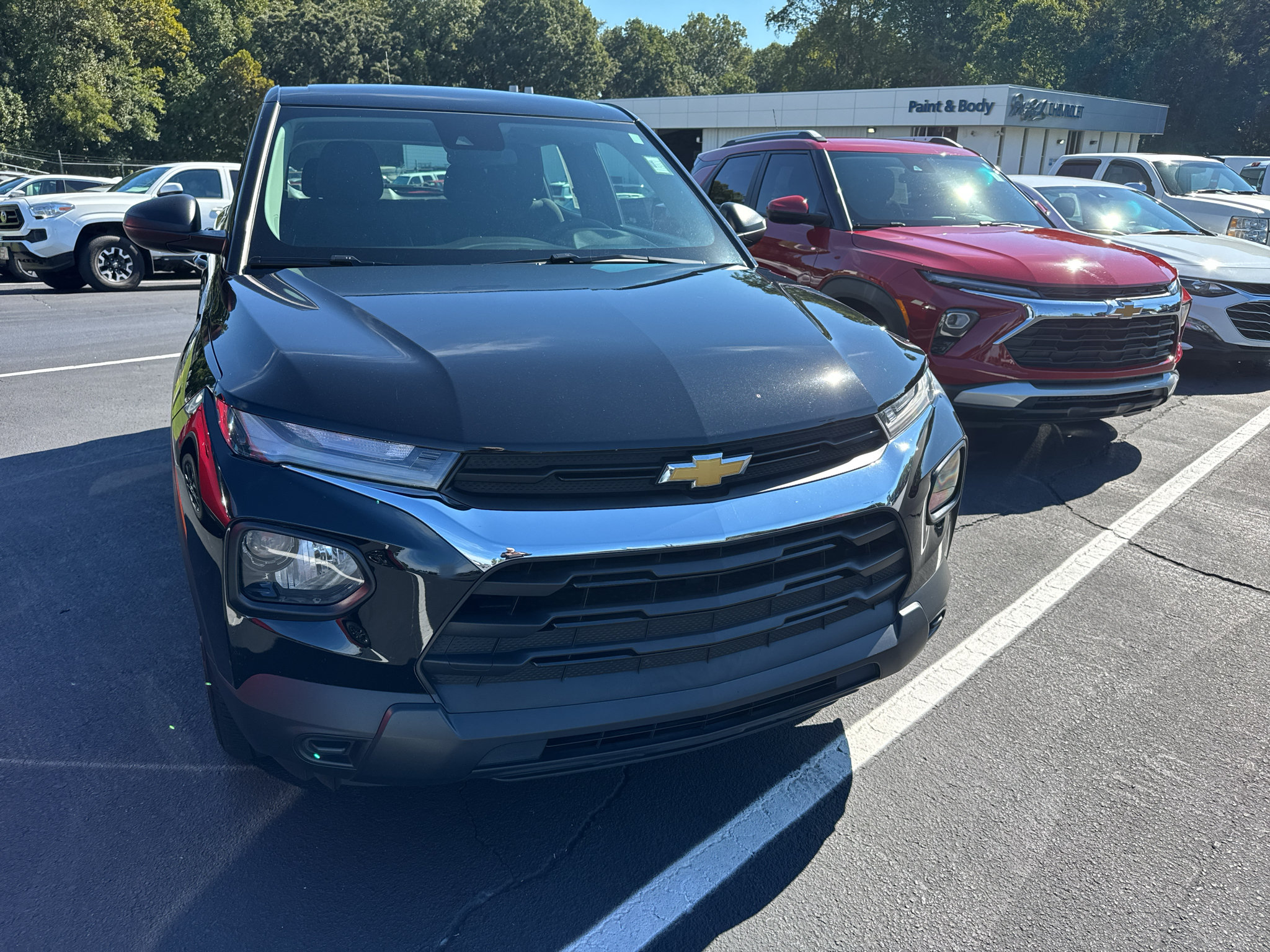 Used 2023 Chevrolet TrailBlazer LS AWD/4WD image 2