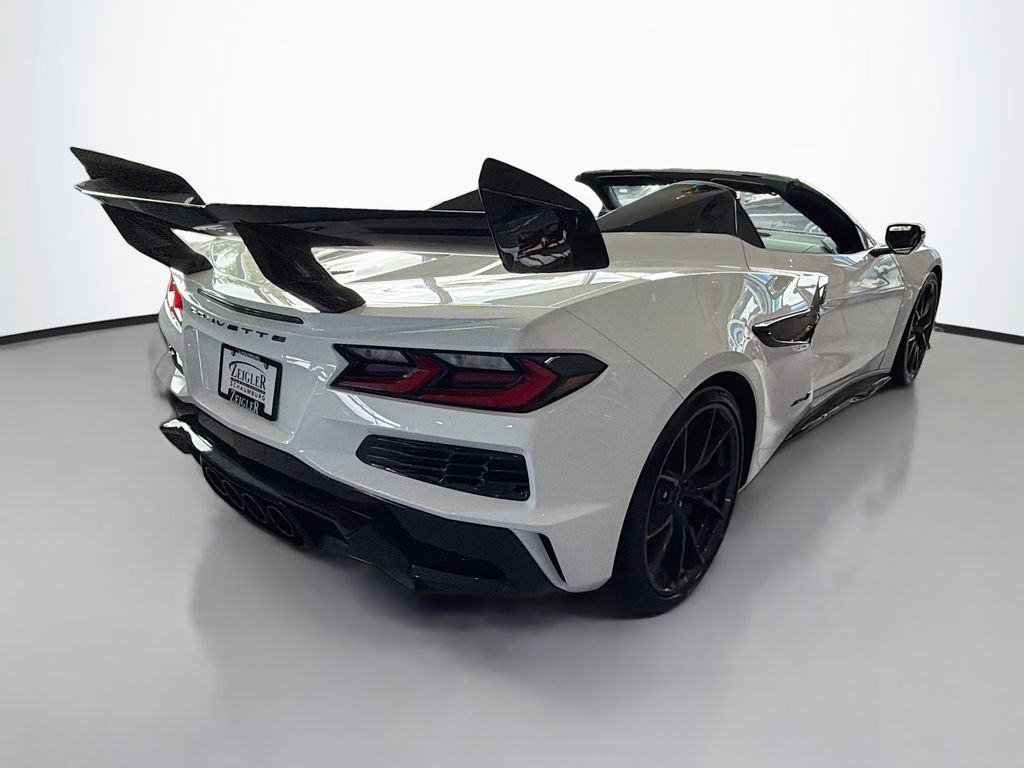 Used 2025 Chevrolet Corvette ZR1 w/ ZR1 Carbon Fiber Aero Package RWD image 5