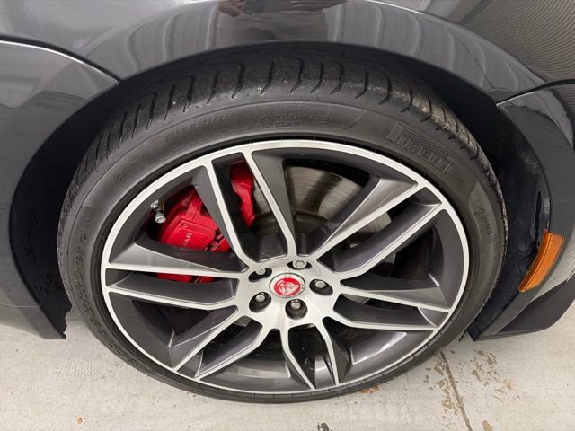 Used 2022 Jaguar F-TYPE Coupe RWD image 16
