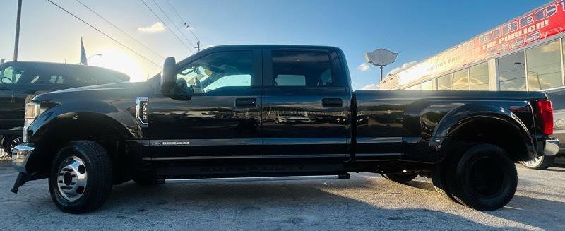 Used 2021 Ford F350 XL w/ STX Appearance Package AWD/4WD image 2