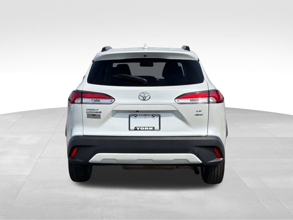Used 2022 Toyota Corolla Cross LE AWD/4WD image 6