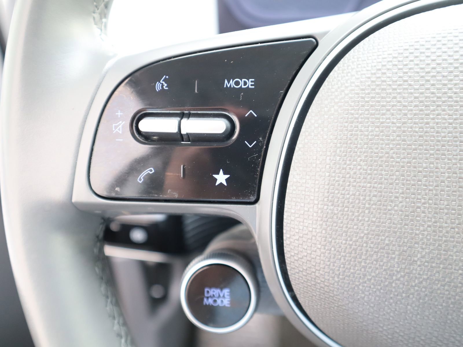Used 2024 Hyundai Ioniq 5 SE image 31