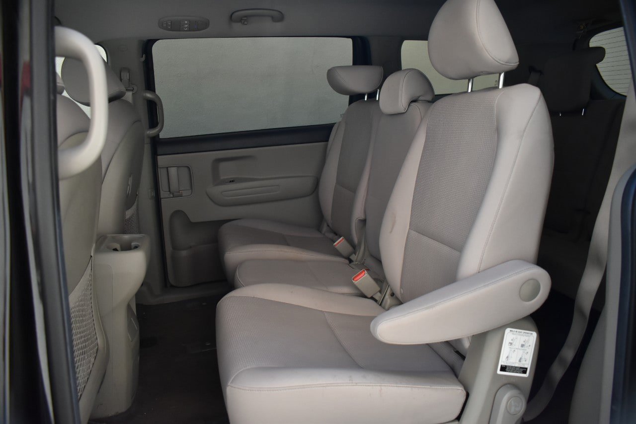 Used 2021 Kia Sedona LX FWD image 15