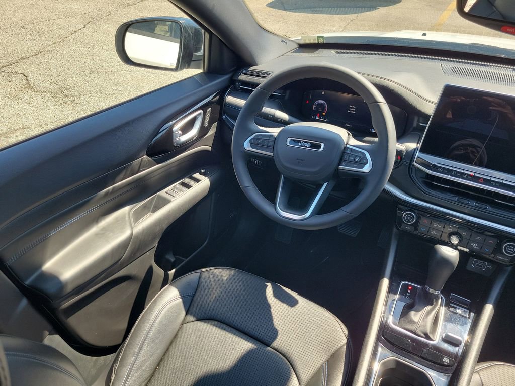 Used 2025 Jeep Compass Limited w/ High Altitude Package image 16