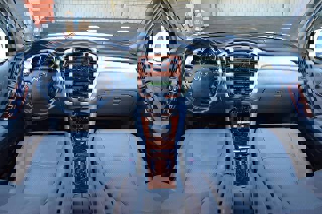 Used 2004 Toyota Highlander Limited image 17