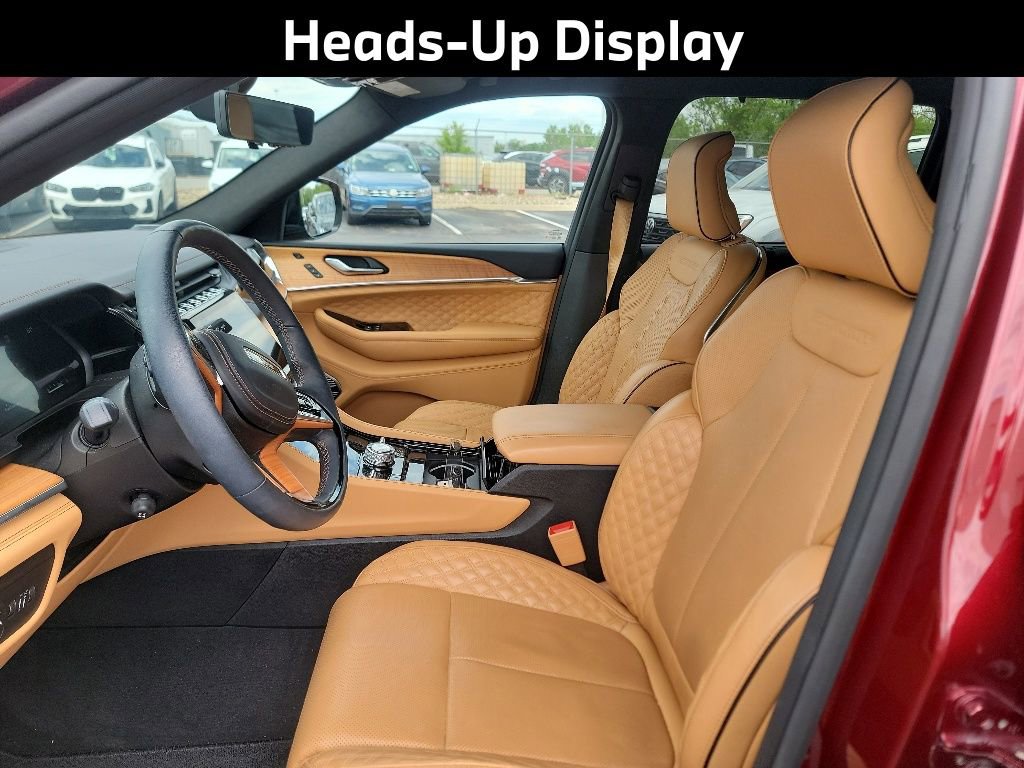 Used 2024 Jeep Grand Cherokee Summit AWD/4WD image 9