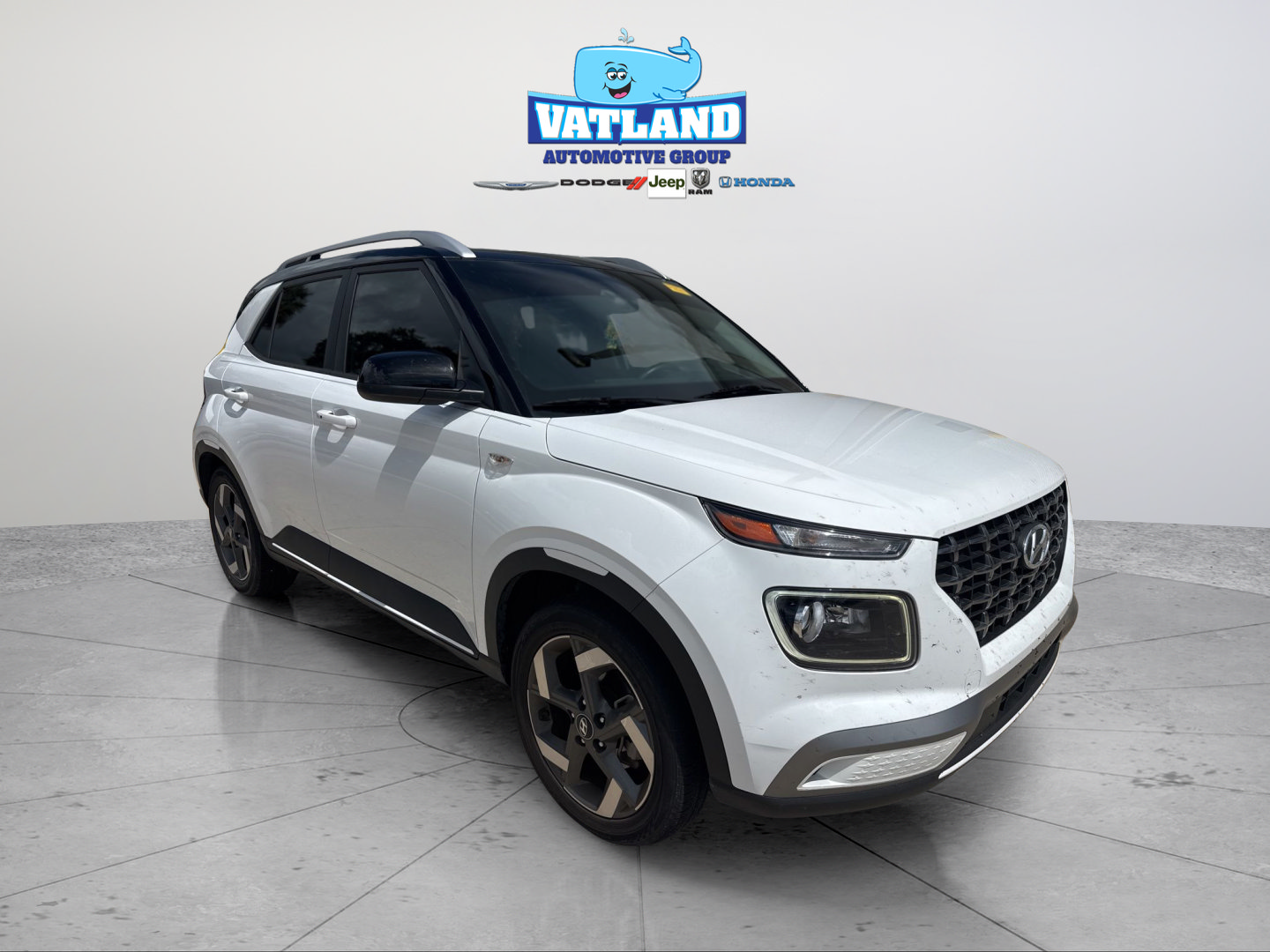 Used 2023 Hyundai Venue Limited FWD image 15