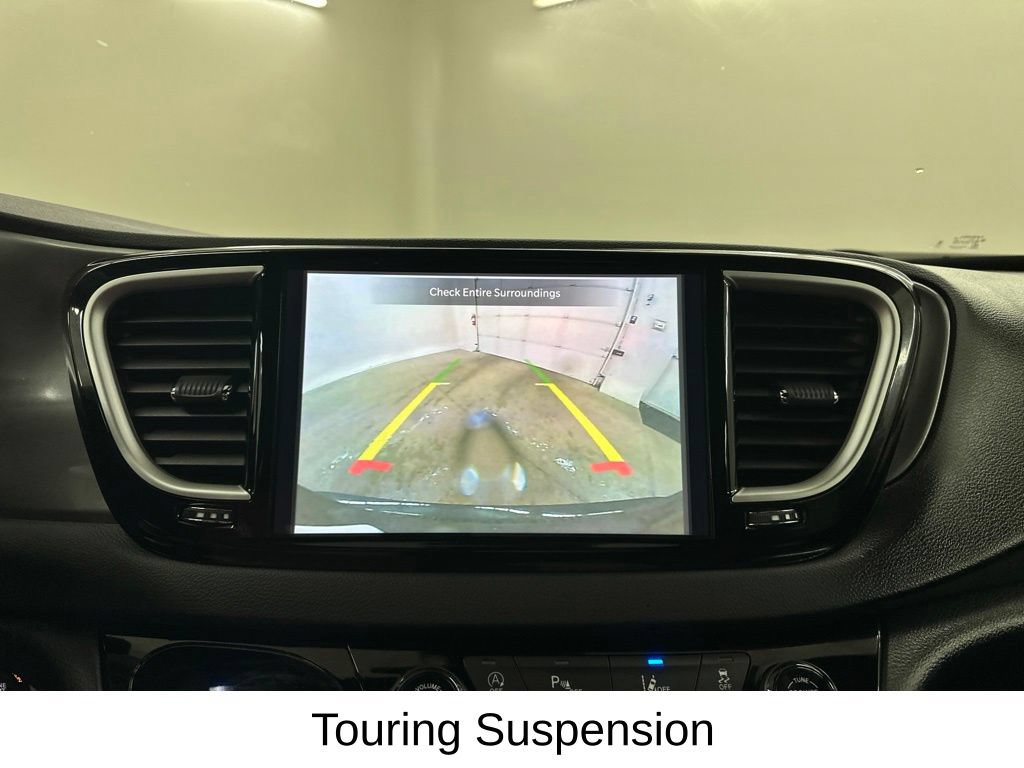 Used 2025 Chrysler Pacifica Select FWD image 41