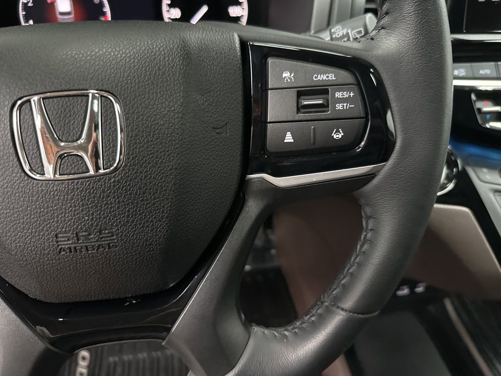 Used 2025 Honda Odyssey Touring image 15