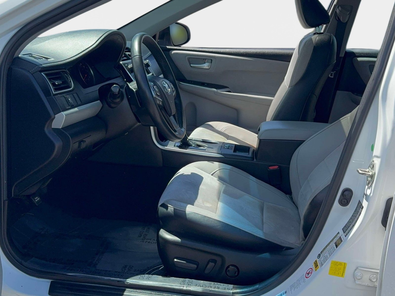 Used 2017 Toyota Camry XSE FWD image 13