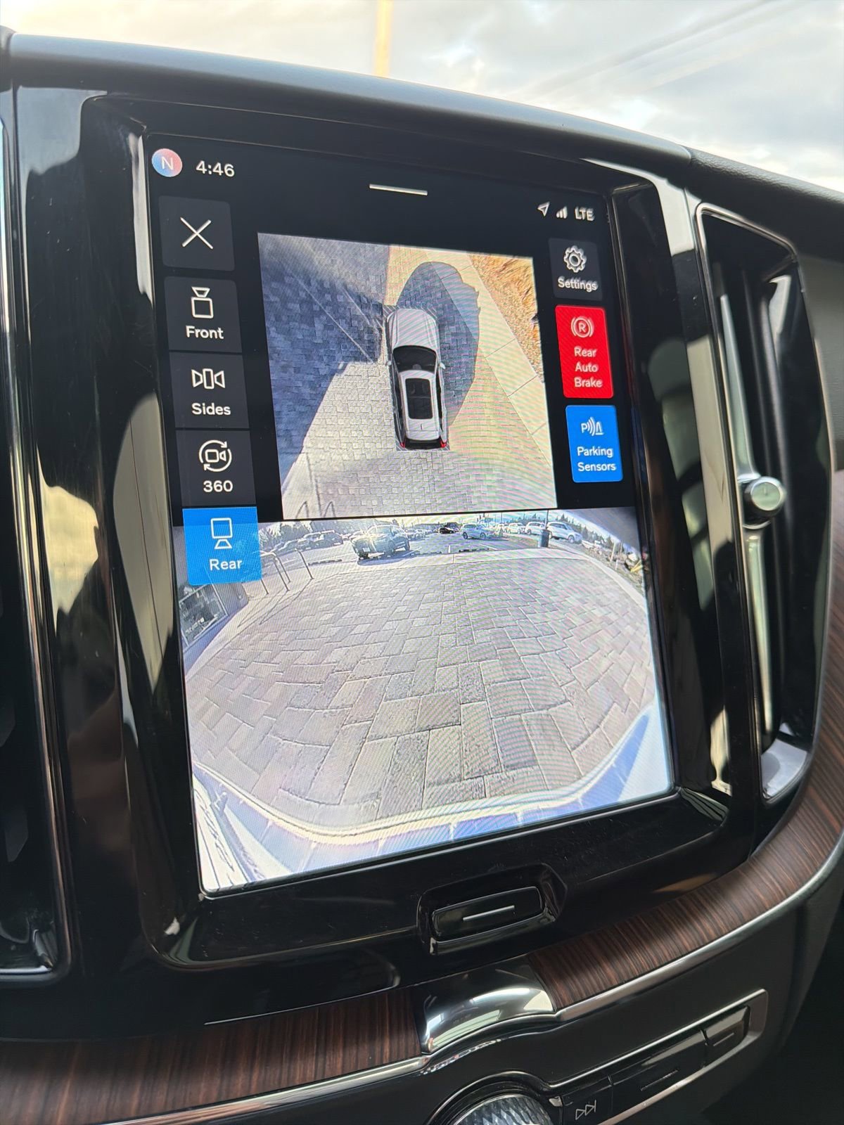 Certified 2025 Volvo XC60 T8 Plus w/ Protection Package Premier image 45