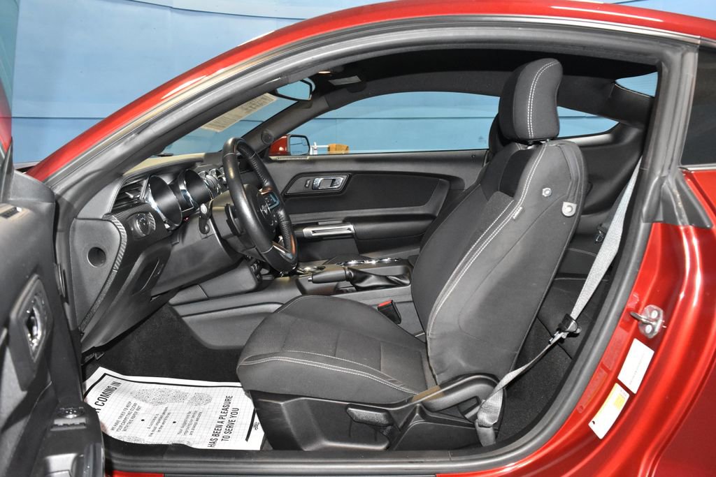 Used 2017 Ford Mustang Coupe image 6