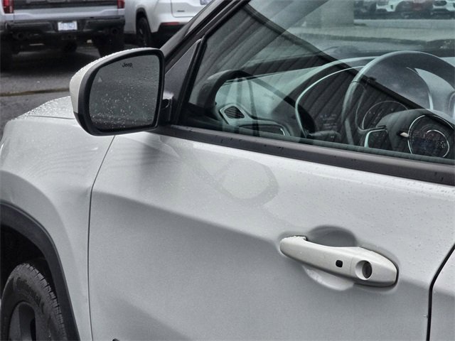 Used 2020 Jeep Compass Latitude image 11