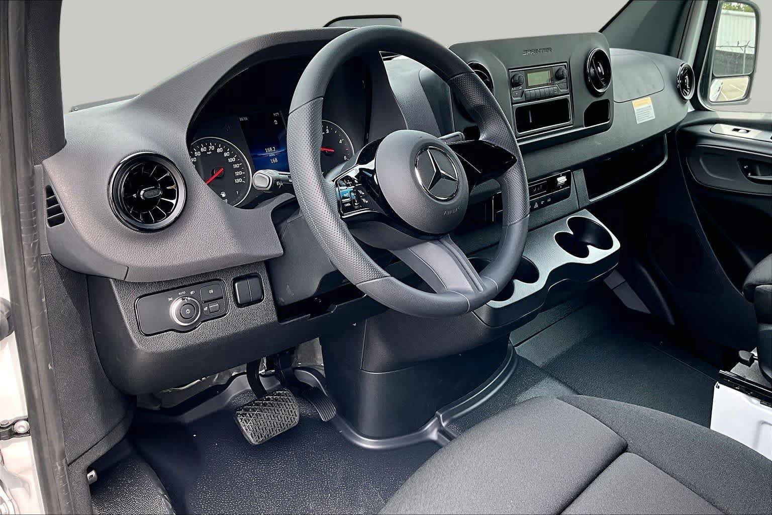 New 2026 Mercedes-Benz Sprinter 2500 image 9