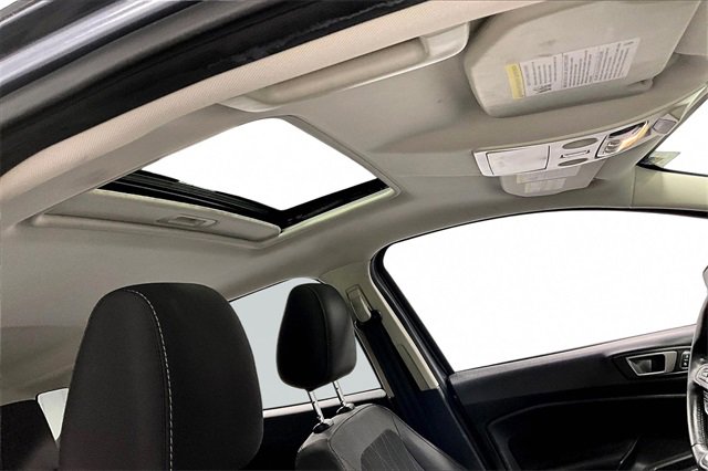 Used 2020 Ford EcoSport SE w/ SE Convenience Package image 4